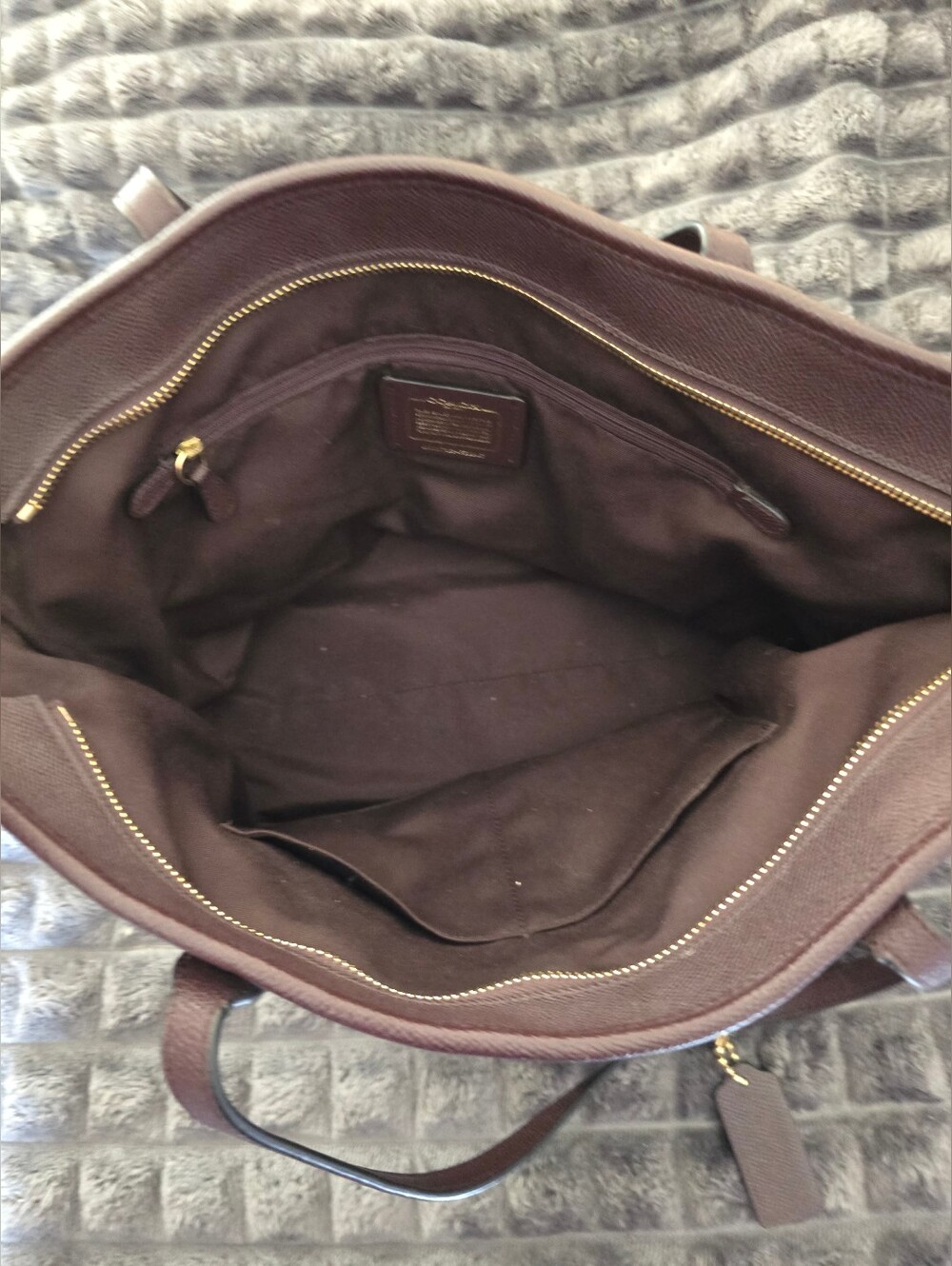 Coach City Tote In Oxblood Crossgrain Leather.  Like New - Picture 12 of 15